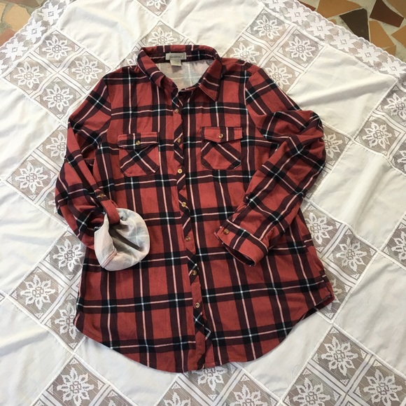 Passport Tops - Passport Plaid button down shirt size L